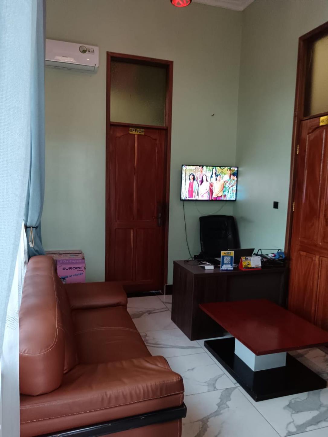 Hba Lodge Kahama Luaran gambar